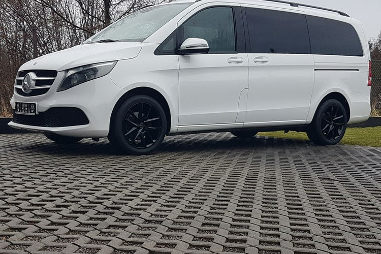 Mercedes V 220 V KLASSE 220 8 OSÓB ALU R18 KRAJOWY KLIMA TEMPOMAT zdjęcie 39