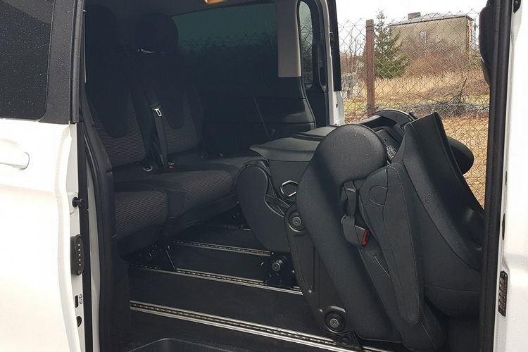 Mercedes V 220 V KLASSE 220 8 OSÓB ALU R18 KRAJOWY KLIMA TEMPOMAT zdjęcie 8