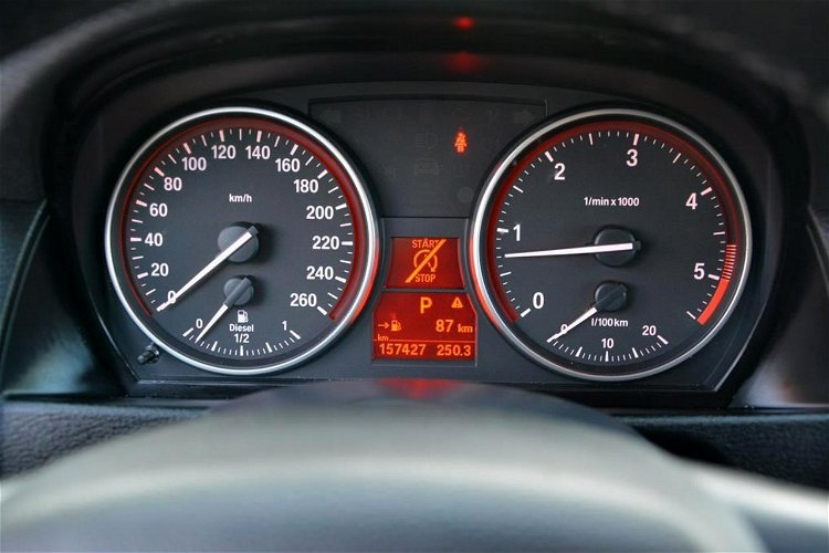BMW X1 2.0d(143KM) Lift xDrive Pół-skóry Xenon Ringi 2XParktr. Alu18" zdjęcie 24