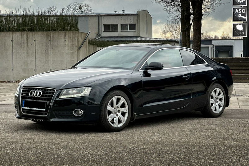 samochód osobowy Audi zdjęcie 1
