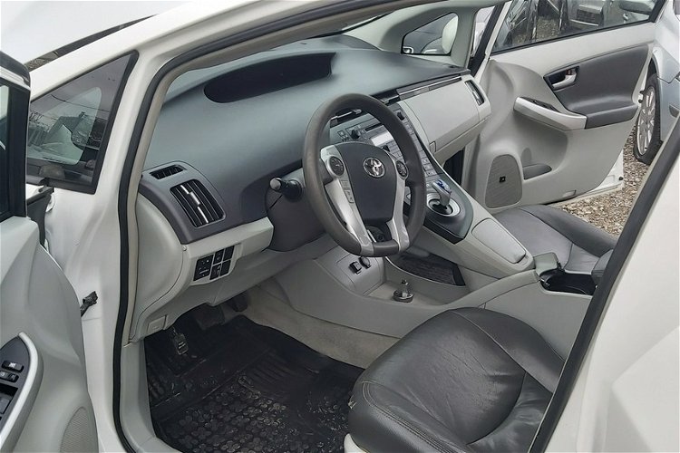 Toyota Prius 1.8 b z gazem hybryda nie po taxi zdjęcie 15