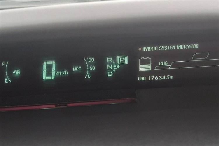 Toyota Prius 1.8 b z gazem hybryda nie po taxi zdjęcie 5