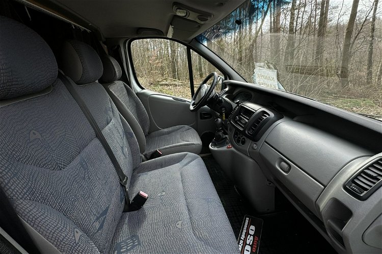 Renault Trafic long Kamper 2.0dci łóżko lodówka kuchenka , tv 2x markiza zamiana gwa zdjęcie 24