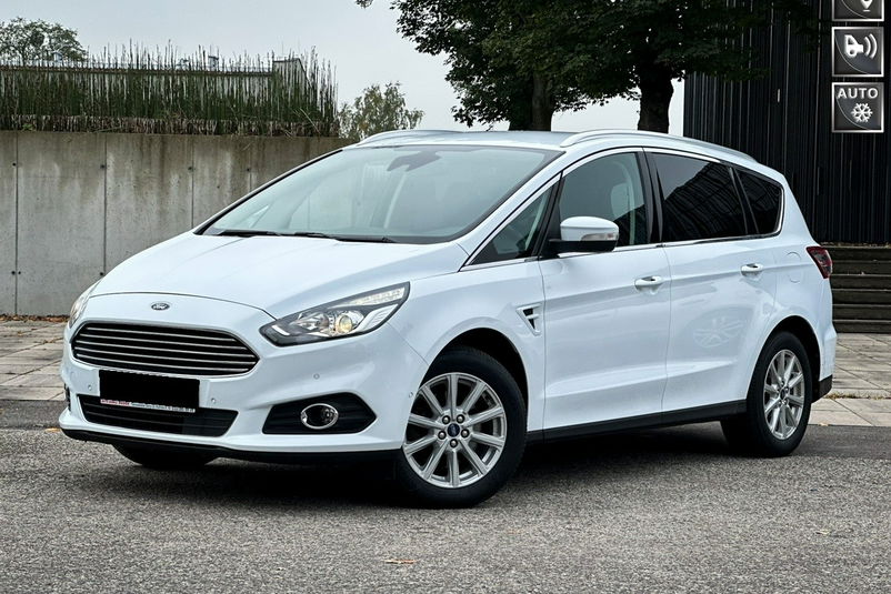 samochód osobowy Ford zdjęcie 1