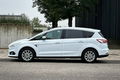 samochód osobowy Ford zdjęcie 2