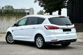 samochód osobowy Ford zdjęcie 3