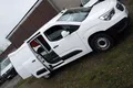 samochód dostawczy Opel zdjęcie 39