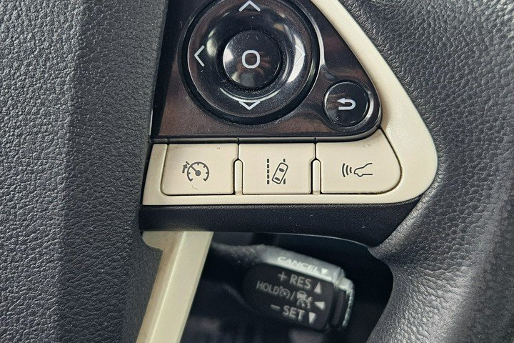 Toyota Prius 1.8 HSD LEDY Kamera Ast. Pasa Radar Keyless Go Gwarancja Super Stan zdjęcie 10