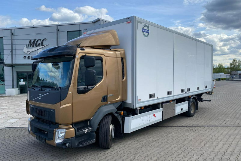 samochód ciężarowy Volvo zdjęcie 1