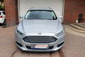 samochód osobowy Ford zdjęcie 2