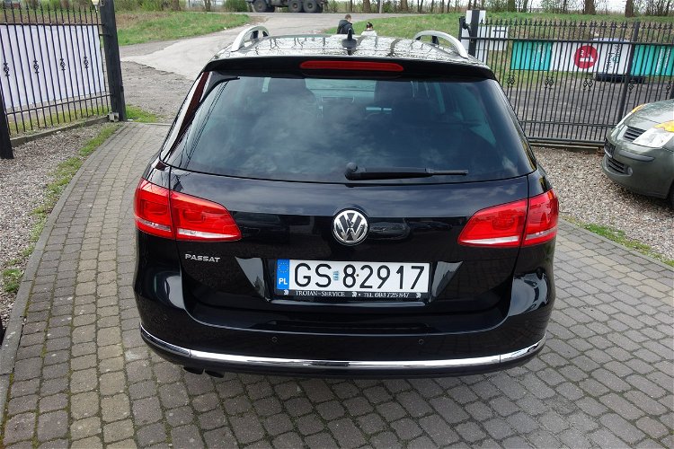 Volkswagen Passat 2.0TDI 140KM Nawigacja 126tyśKM Pół Skóry Klimatronic Alu Zamiana zdjęcie 7