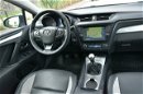 Toyota Avensis 2.0D4D 143KM Manual 2016r. LEDy BiX Kamera NAVi TEMPOMAT zdjęcie 15