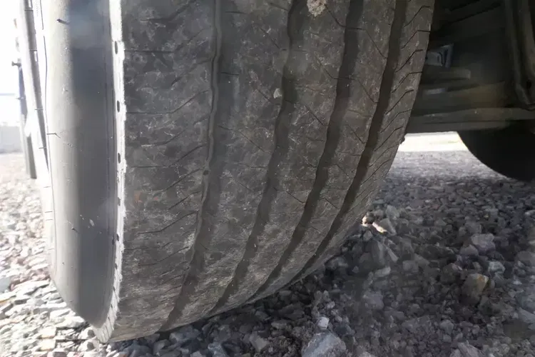 Mercedes ATEGO 2628 / 6X4 / PIASKARKA / SPECJALNY / UTRZYMANIE DRÓG / CZOŁOWNICA / zdjęcie 15