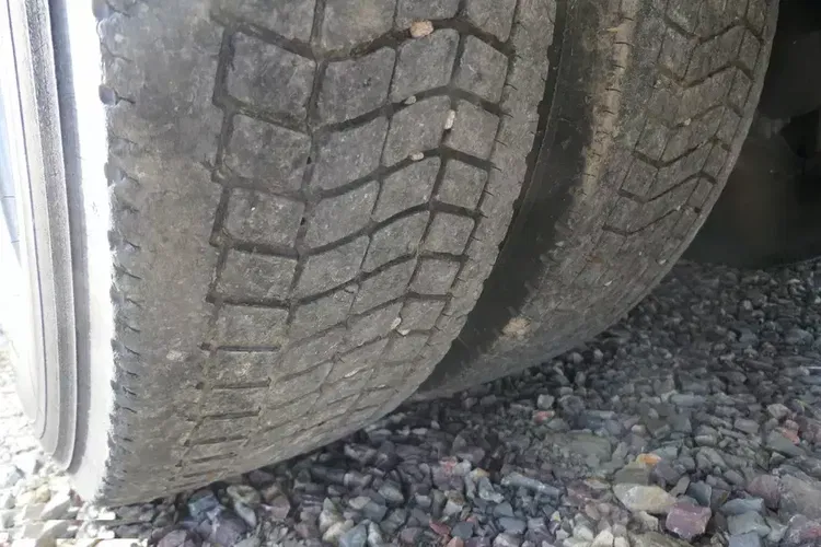 Mercedes ATEGO 2628 / 6X4 / PIASKARKA / SPECJALNY / UTRZYMANIE DRÓG / CZOŁOWNICA / zdjęcie 18