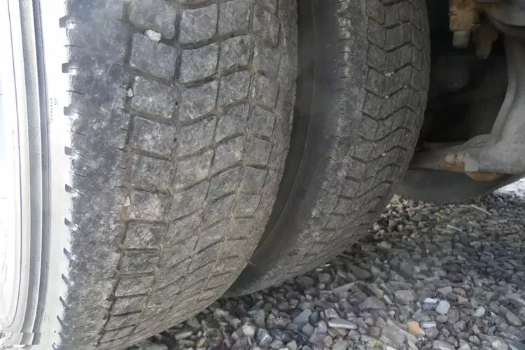 Mercedes ATEGO 2628 / 6X4 / PIASKARKA / SPECJALNY / UTRZYMANIE DRÓG / CZOŁOWNICA / zdjęcie 19