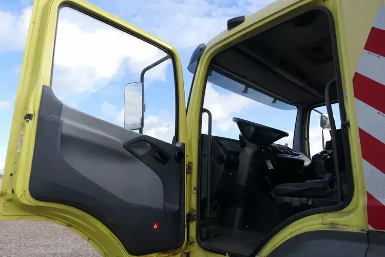Mercedes ATEGO 2628 / 6X4 / PIASKARKA / SPECJALNY / UTRZYMANIE DRÓG / CZOŁOWNICA / zdjęcie 23