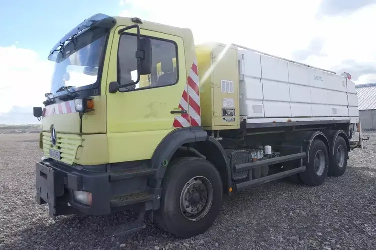 Mercedes ATEGO 2628 / 6X4 / PIASKARKA / SPECJALNY / UTRZYMANIE DRÓG / CZOŁOWNICA / zdjęcie 3