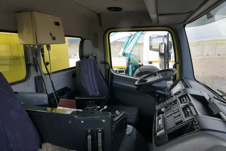 Mercedes ATEGO 2628 / 6X4 / PIASKARKA / SPECJALNY / UTRZYMANIE DRÓG / CZOŁOWNICA / zdjęcie 31