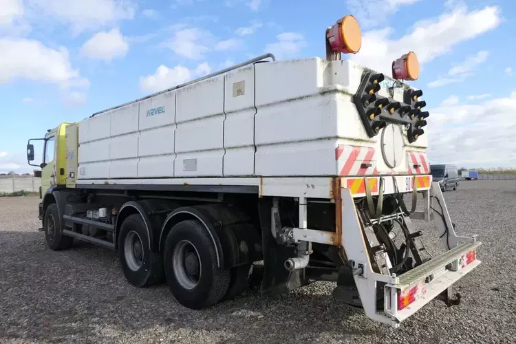 Mercedes ATEGO 2628 / 6X4 / PIASKARKA / SPECJALNY / UTRZYMANIE DRÓG / CZOŁOWNICA / zdjęcie 4