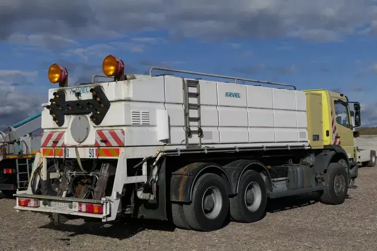 Mercedes ATEGO 2628 / 6X4 / PIASKARKA / SPECJALNY / UTRZYMANIE DRÓG / CZOŁOWNICA / zdjęcie 9