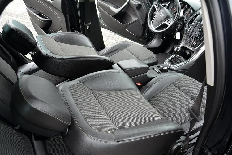 Opel Astra 1.4T(140KM) Lift bi-Xenon Led Duża Navi Skóry 2xParktr. Chromy Alu 17 zdjęcie 17