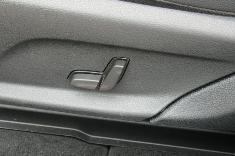 Mercedes GLC 220 F-Vat, Gwarancja, Salon Polska, Niski Przebieg.4x4, I-właściciel, Skóra zdjęcie 21