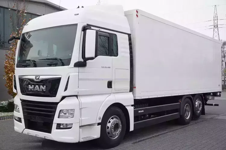 MAN TGX 26.460 6×2 E6 / IZOTERMA 19 palet / Winda zdjęcie 1