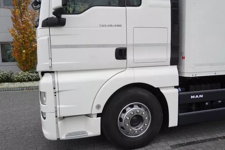 MAN TGX 26.460 6×2 E6 / IZOTERMA 19 palet / Winda zdjęcie 17
