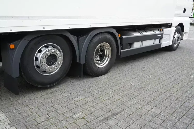 MAN TGX 26.460 6×2 E6 / IZOTERMA 19 palet / Winda zdjęcie 26