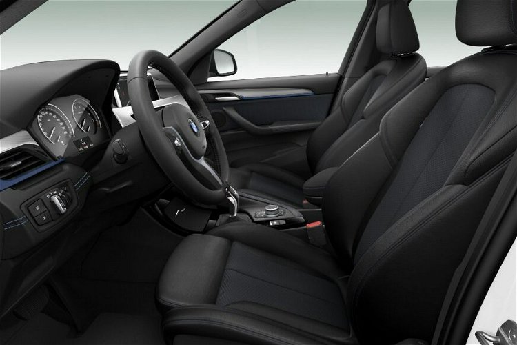 BMW X1 sDrive 18i MPakiet Podgrzewane Fotele Tempomat Asystent Parkowania PDC zdjęcie 3