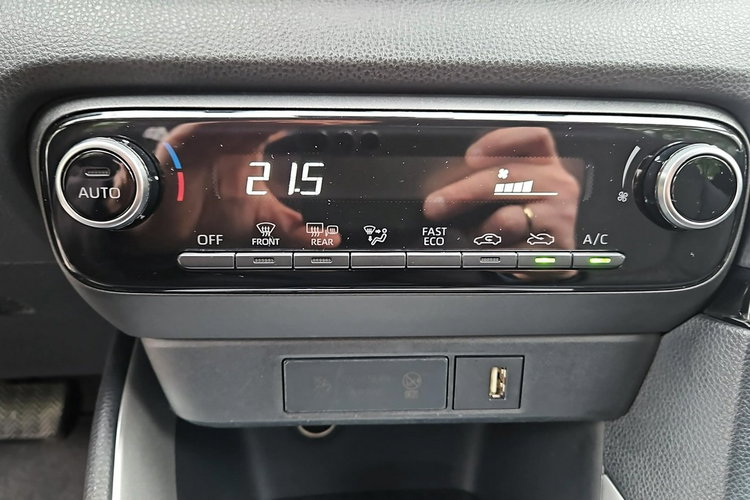 Toyota Yaris 1.5 HSD 116KM COMFORT STYLE, salon Polska, gwarancja zdjęcie 18