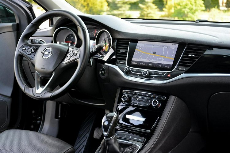 Opel Astra BI-Xenon Led Skóry Masaże Wentyl.Fotele duża Navi Head Up Kamera Alu18 zdjęcie 23