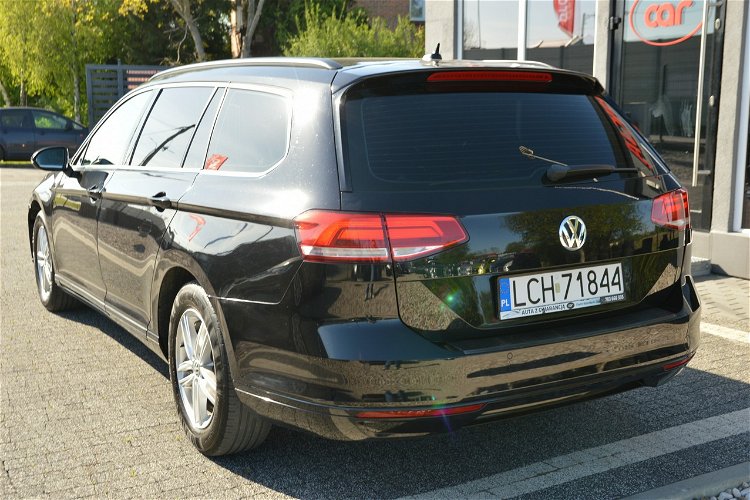 Volkswagen Passat 2.0 DSG Dobrze wysposażony zdjęcie 3