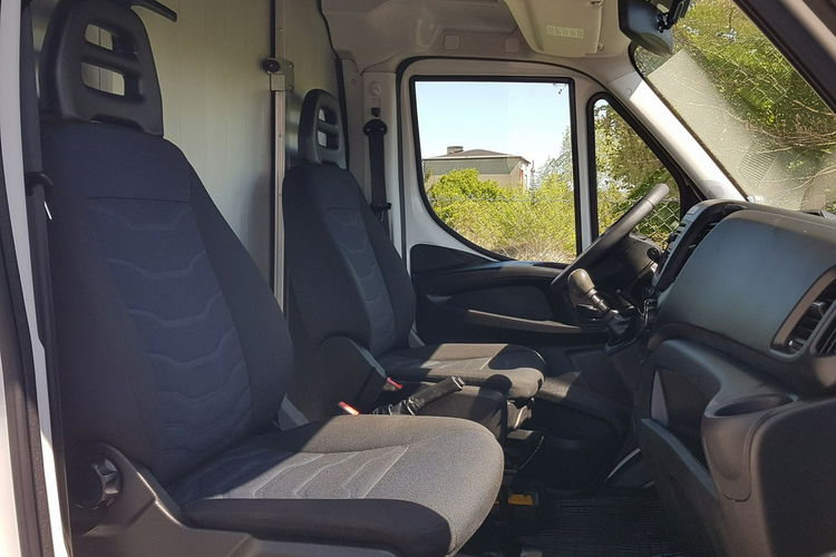 Iveco Daily 35S14 KONTENER NISKOPODŁOGOWY4.31x2.23x2.42 KLIMA FOODTRUCK SKLEP KAMPER zdjęcie 6