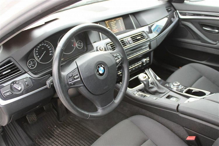 BMW 520 F-Marża, gwarancja, kombi, biały.184KM zdjęcie 13