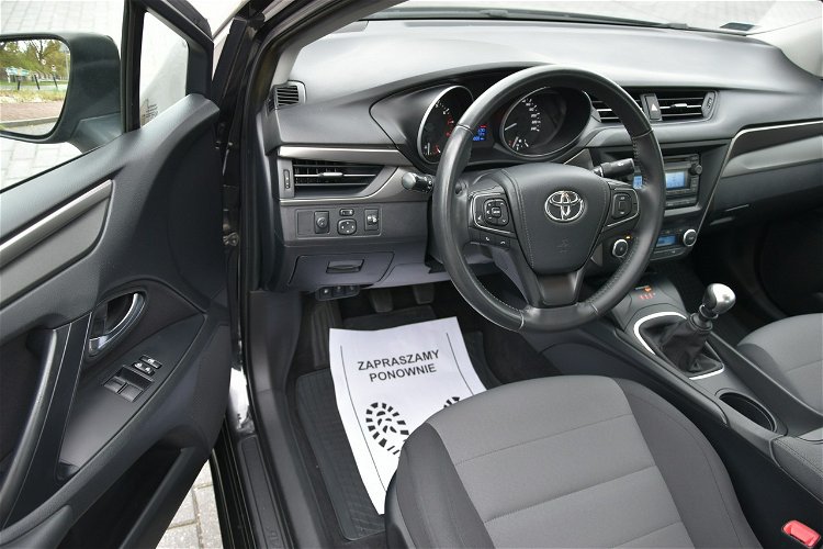 Toyota Avensis 1.6 132KM 2015r. lift SALON climatronic czujniki 138tkm Polecam zdjęcie 12