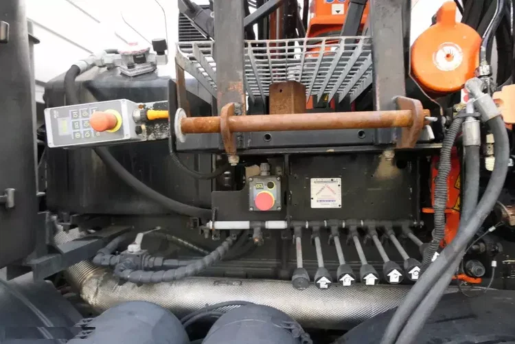 Mercedes ACTROS 3244 / 8 X 4 / 2 STR WYWROTKA + HDS ATLAS 116.3 /  / EPS + SPRZĘGŁO / zdjęcie 32