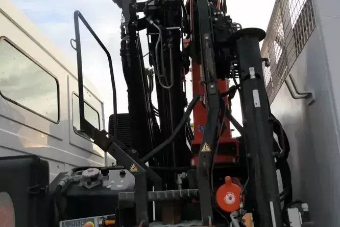 Mercedes ACTROS 3244 / 8 X 4 / 2 STR WYWROTKA + HDS ATLAS 116.3 /  / EPS + SPRZĘGŁO / zdjęcie 33