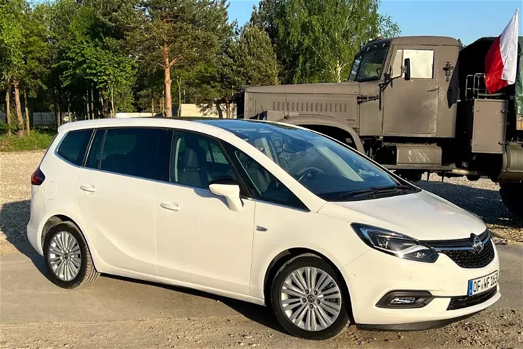 Opel Zafira zdjęcie 2