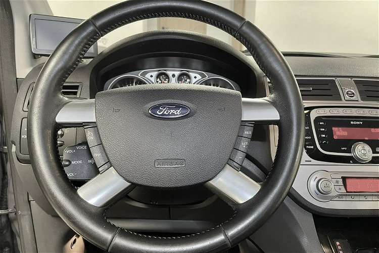 Ford Kuga 2.0 140KM TITANIUM Sony Audio 4x4 Navi Lift Klimatronic Alu Z NIEMIEC zdjęcie 10