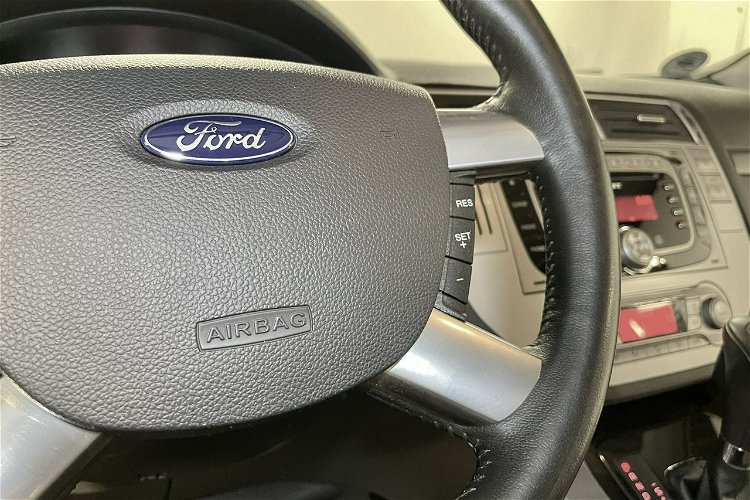 Ford Kuga 2.0 140KM TITANIUM Sony Audio 4x4 Navi Lift Klimatronic Alu Z NIEMIEC zdjęcie 15
