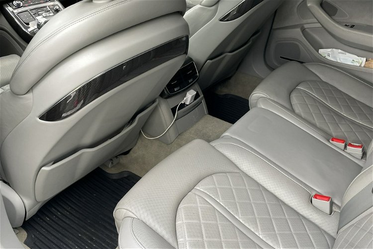 Audi S8 Salon Polska Stan BDB Ful Opcja NIGHT Vision Dociągi itp zdjęcie 21