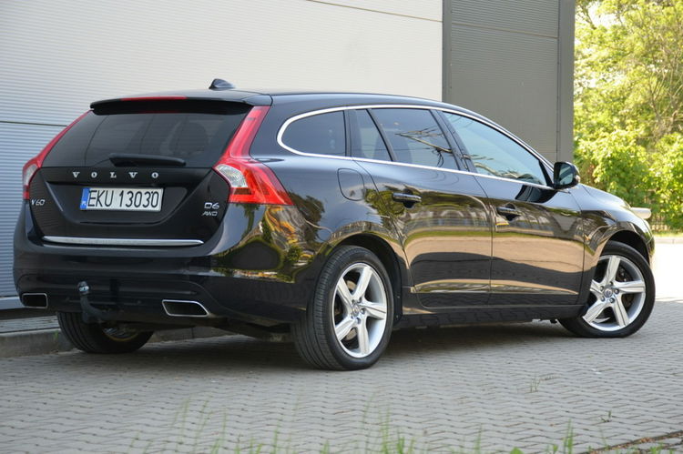 Volvo V60 2.4D6 AWD Plug-in Hybrid Led Serwis Grz.kierownica Kamera Navi Skóra zdjęcie 17