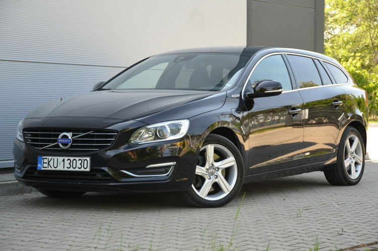 Volvo V60 2.4D6 AWD Plug-in Hybrid Led Serwis Grz.kierownica Kamera Navi Skóra zdjęcie 4