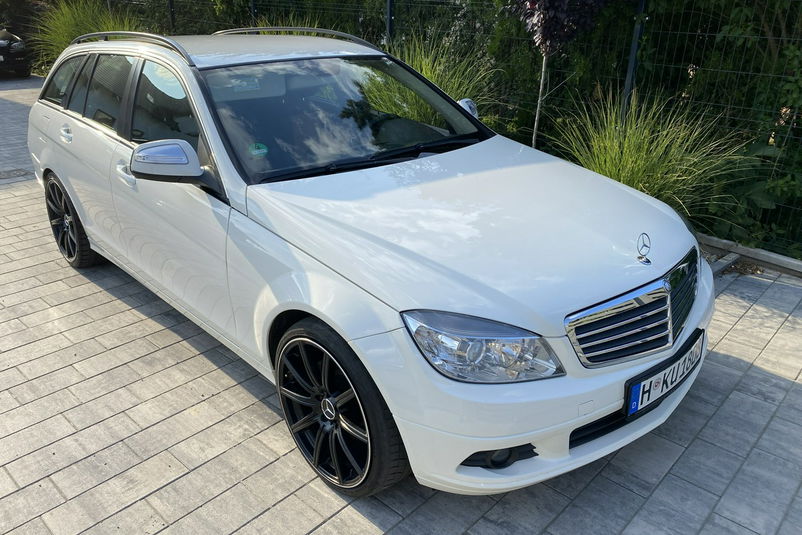 samochód osobowy Mercedes zdjęcie 1