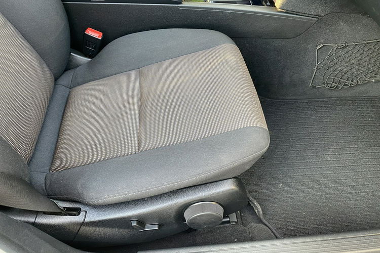 Mercedes C 180 Bardzo zadbana - 100% oryginalny przebieg - BEZWYPADKOWA zdjęcie 17