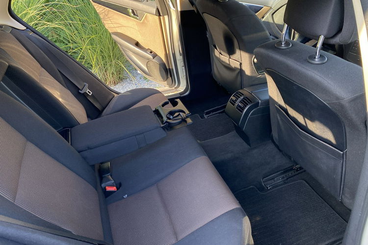 Mercedes C 180 Bardzo zadbana - 100% oryginalny przebieg - BEZWYPADKOWA zdjęcie 22