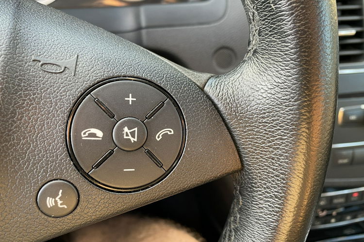 Mercedes C 180 Bardzo zadbana - 100% oryginalny przebieg - BEZWYPADKOWA zdjęcie 27