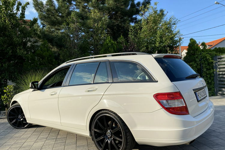 Mercedes C 180 Bardzo zadbana - 100% oryginalny przebieg - BEZWYPADKOWA zdjęcie 28