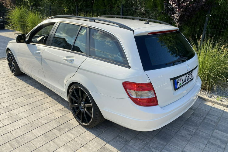 Mercedes C 180 Bardzo zadbana - 100% oryginalny przebieg - BEZWYPADKOWA zdjęcie 33
